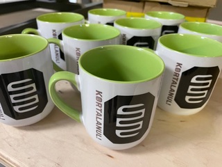 Kerámia bögre 260ml - Kortalanul! felirattal és logóval - zöld/fehér színben