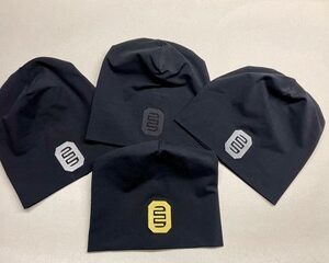 Beanie sapka - fekete színben, mitokondrium hímzéssel