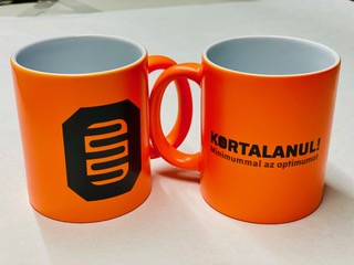 Kerámia bögre 300ml - Kortalanul! felirattal és logoval -kétféle színben!